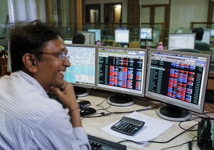 Sensex reovers 70 points on easing inflation
