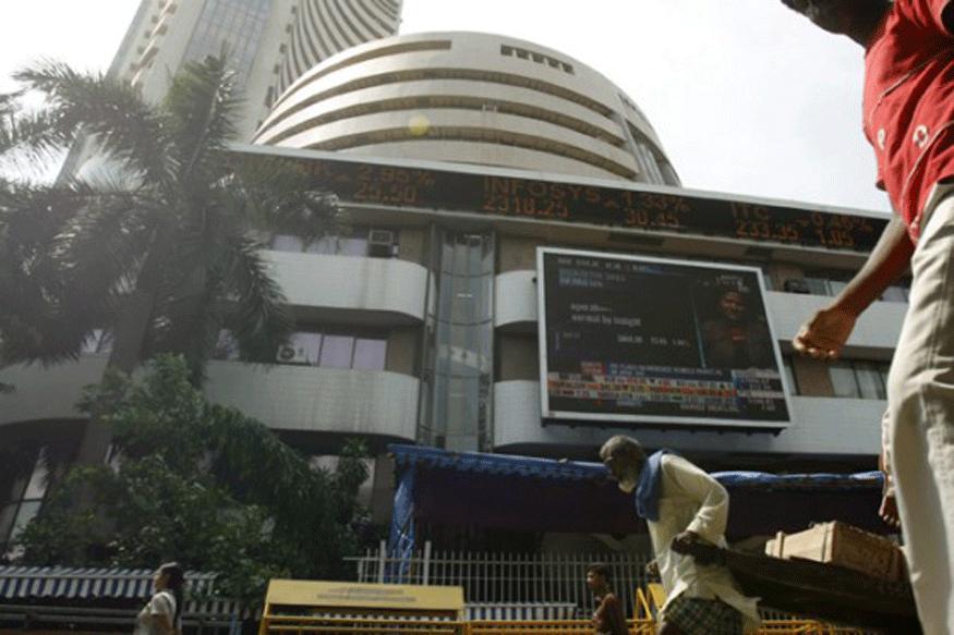 Sensex scales 30,000 mark in early trade