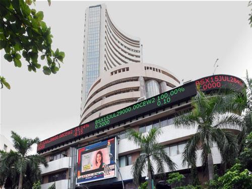 Sensex climbs 168 points on RIL earnings