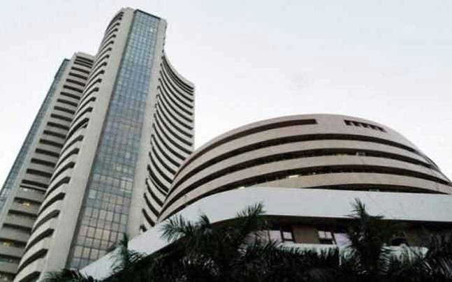 Sensex runs up, domestic investors back up