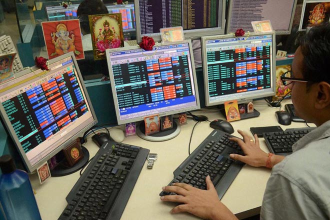 Sensex starts with small gains,inflows continue to pour in