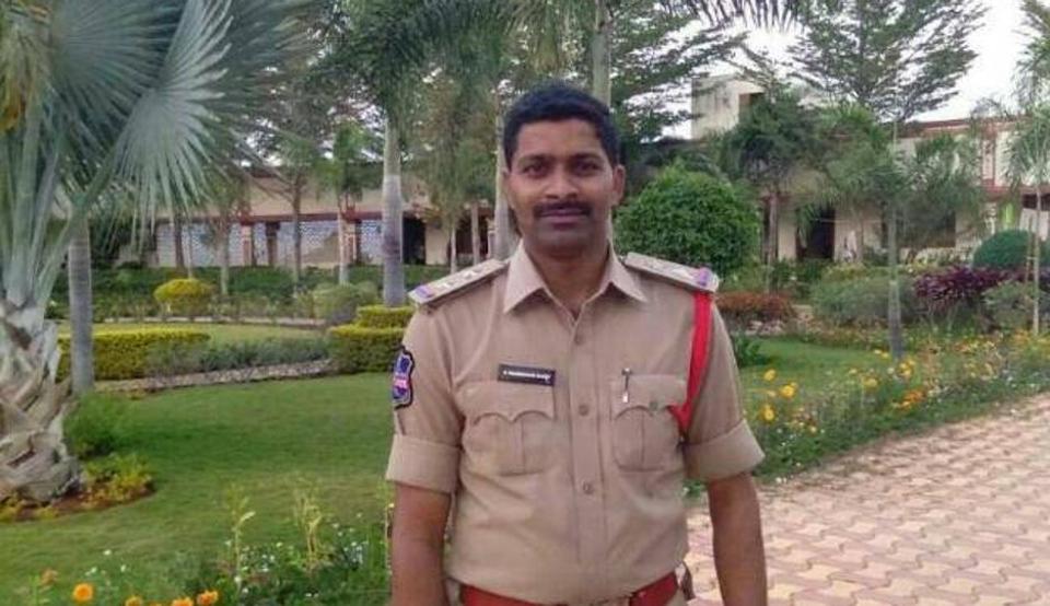 Sub Inspector shoots himself to death in Siddipet