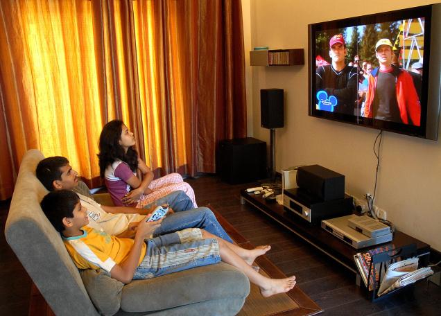 Watching TV for 3 hours daily may up diabetes risk