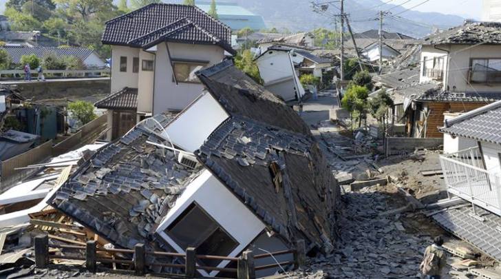 Twin quakes kill 29 in Japan