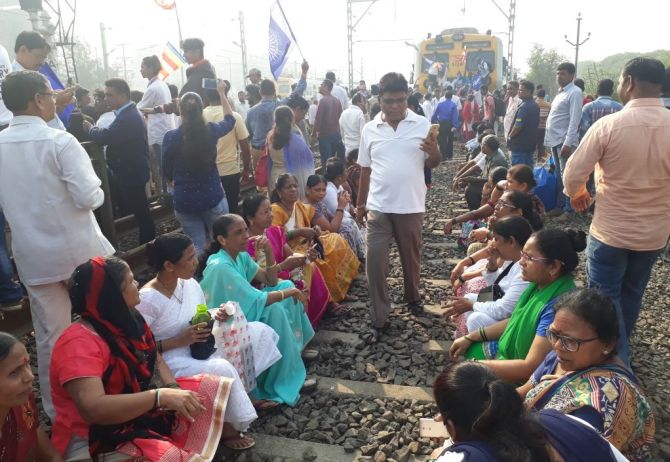 Maharashtra bandh: Protests against Bhima Koregaon violence intensify