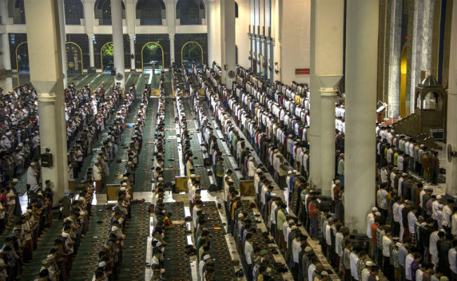 Fasting month of Ramadan begins across the country