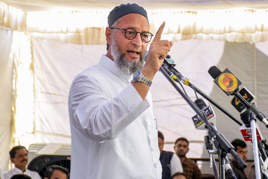 Asaduddin Owaisi says, I just want to appeal people to stop PM Modi from becoming Prime Minister for the third time