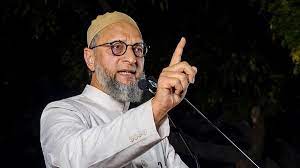 Asaduddin Owaisi reacts to the viral video and said that it is shameful that a Maharashtra Mosque is being attacked in police presence