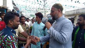 barrister-owaisi-holds-door-to-door-campaign-in-yakutpura-and-malakpet-constituencies