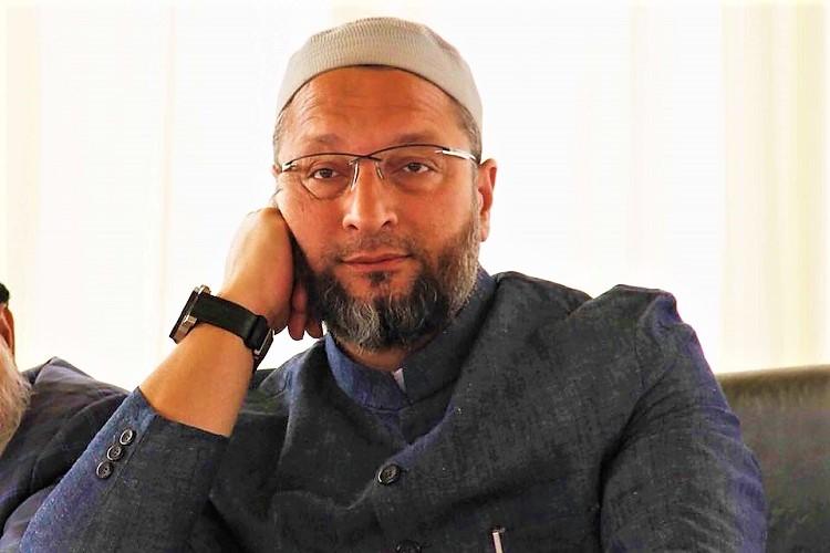 pmnarendramodirefusedtodeboardtheplaneinsouthafrica:owaisi