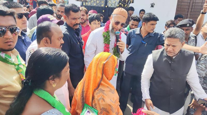 Asaduddin Owaisi holds door-to-door campaign in Karwan constituency