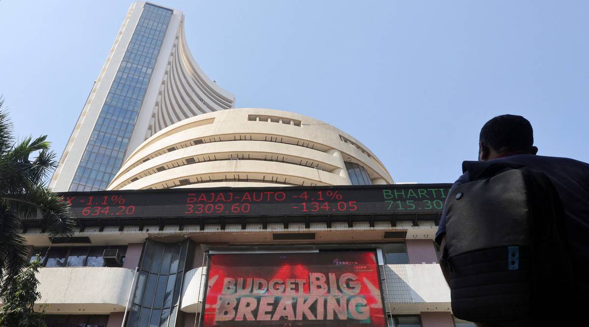 Sensex falls nearly 484 points in early trade