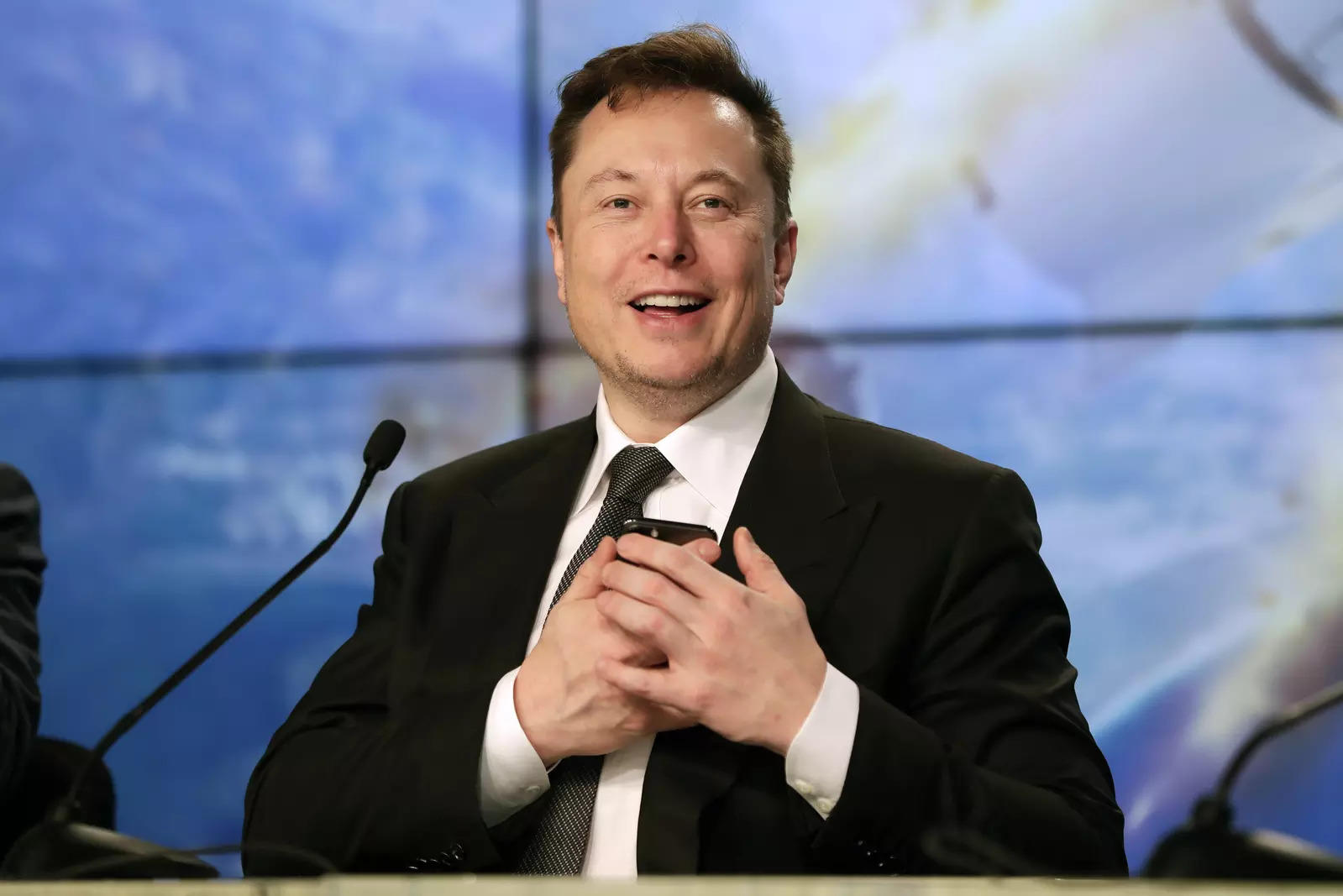 teslachiefelonmuskofferstobuytwitterfor41billiondollar