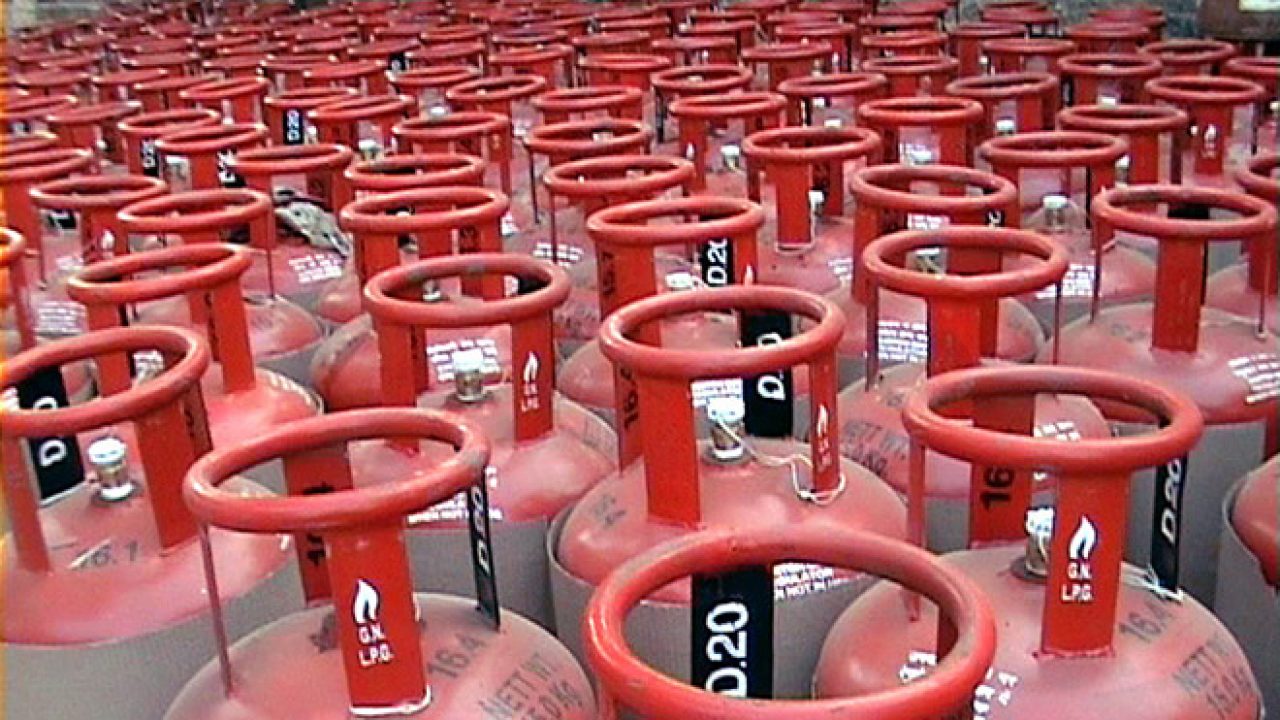 Domestic LPG price hiked by Rs.3.50; commercial cylinder raised by Rs.8