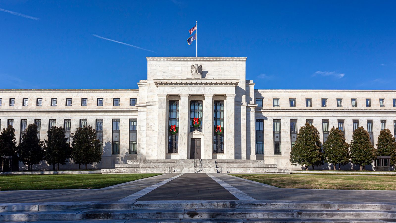 us-federal-reserve-hikes-interest-rate-by-25-basis-point-to-curb-inflation-despite-banking-turmoil