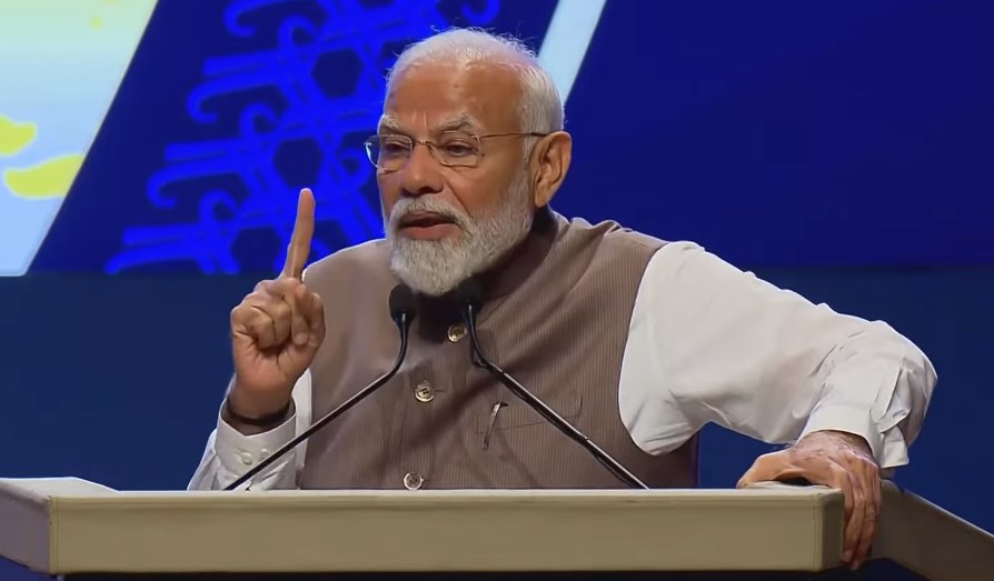 indianeedstobecomeeconomicallyselfreliantinnext10years:pmmodi