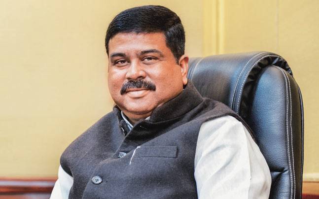 cceaapprovesgovtstakesaleofhpcltoongc:dharmendrapradhan