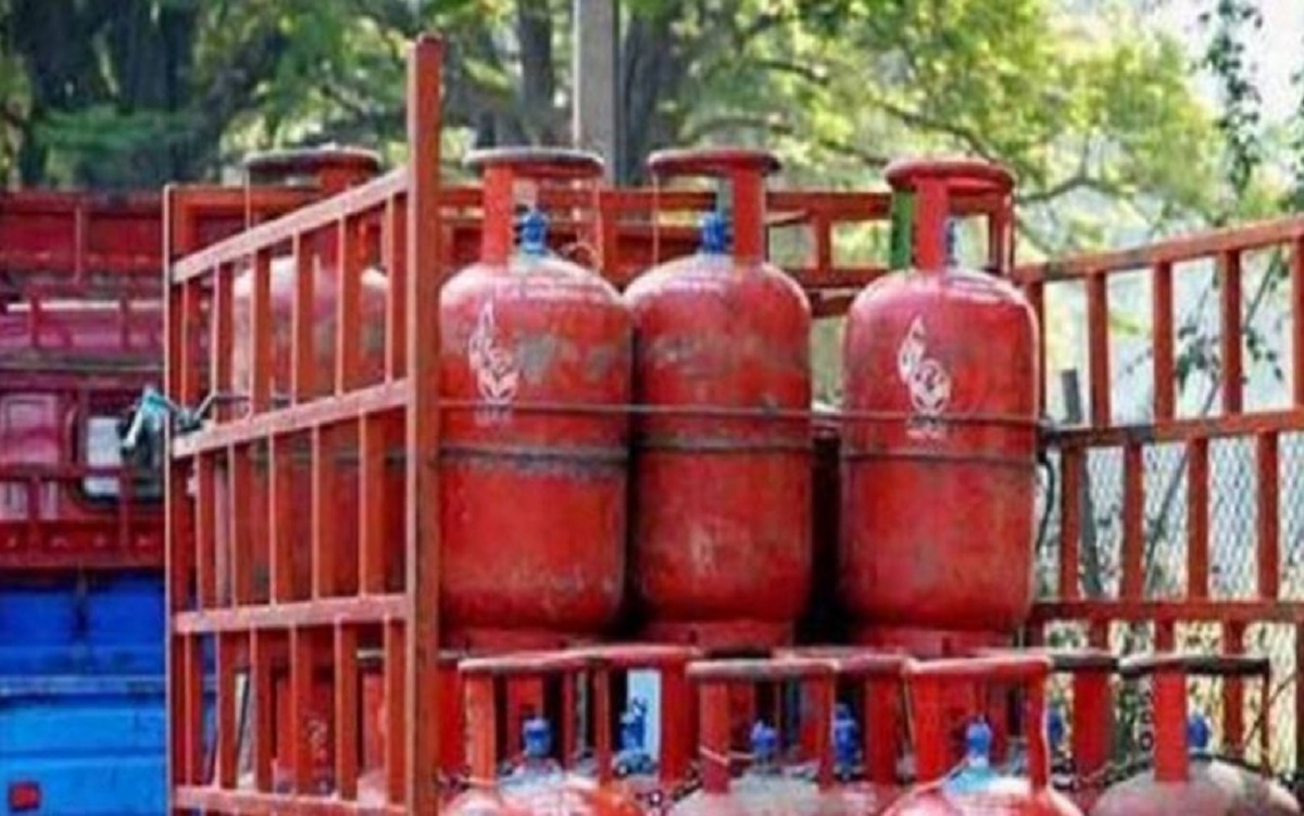 Commercial LPG cylinder prices slashed by Rs 83.5