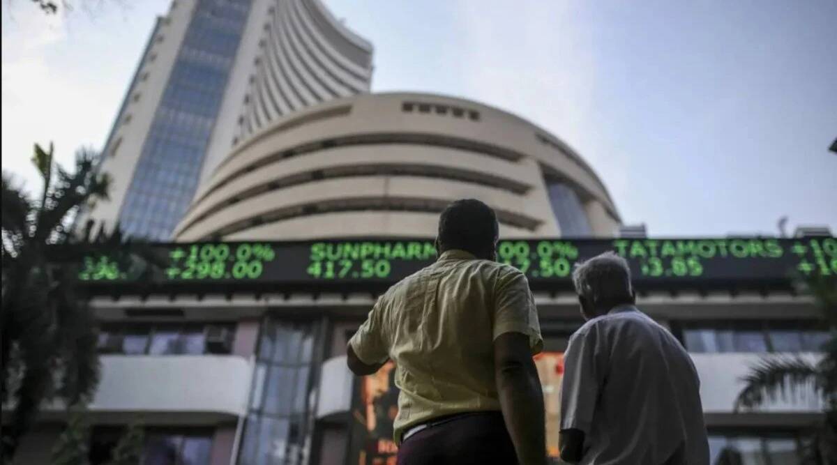 Sensex declines 474 pts in early trade