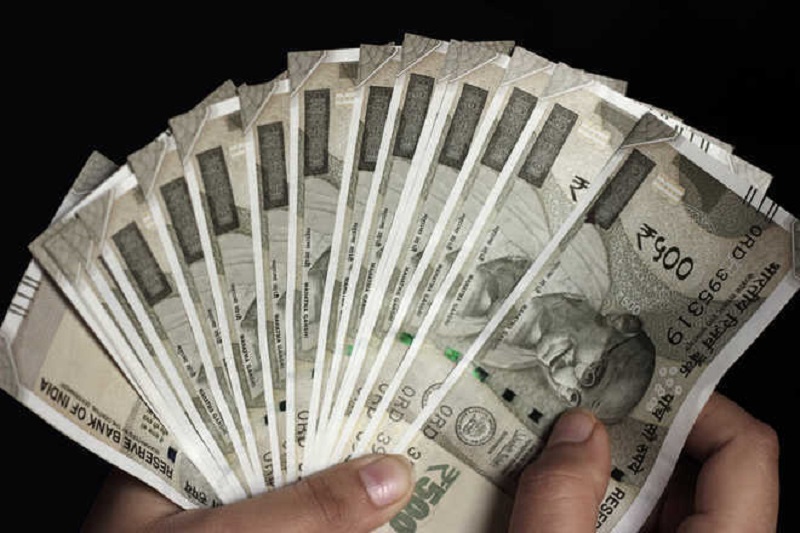Rupee falls 8 paise to 83.21 against US dollar in early trade