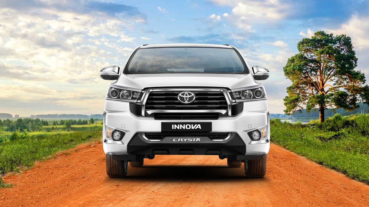 toyota-rolls-out-innova-crysta-gx-variant