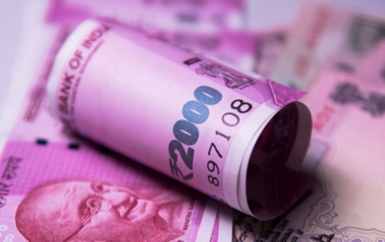 Banks across the country to start accepting 2,000 rupee notes for exchange from today