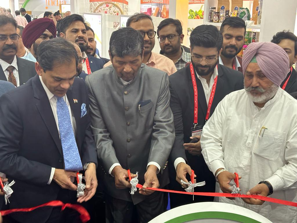 unionministeroffoodprocessingindustryinauguratesindiapavillionatdubai