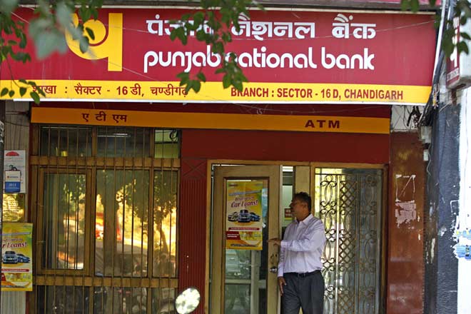 pnbsharestankover7%;mcapdrops₹10781crin4days