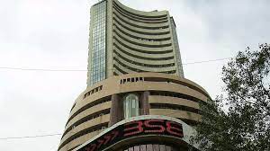 Sensex falls 400 points in early trade