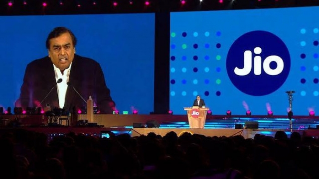 reliancejiocustomercrosses724millionbydec31
