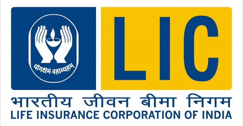 LIC lists at 8.11% discount at Rs.872 per share on NSE