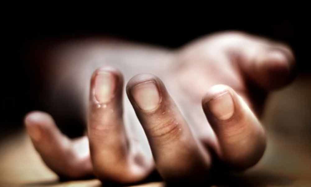 girlfounddeadontheterraceofbuildinginhyderabad