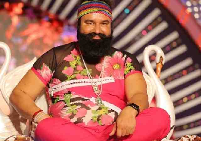 gurmeetramrahimhasrenouncedtheworldcantpayrs30lakhfine