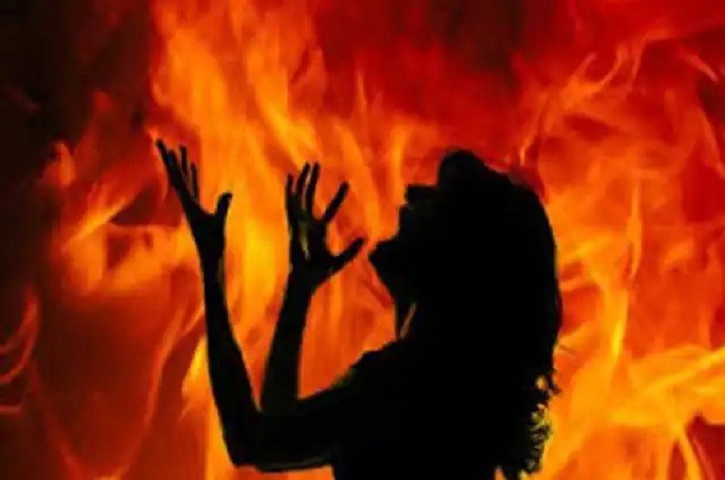 Alcoholic husband burns wife alive in UP