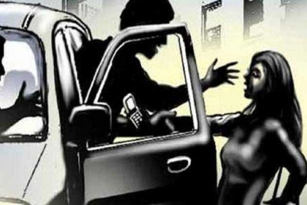 rajasthan:minorgirlallegedlykidnappedandgangrapedbytwoyouthsinamovingcar