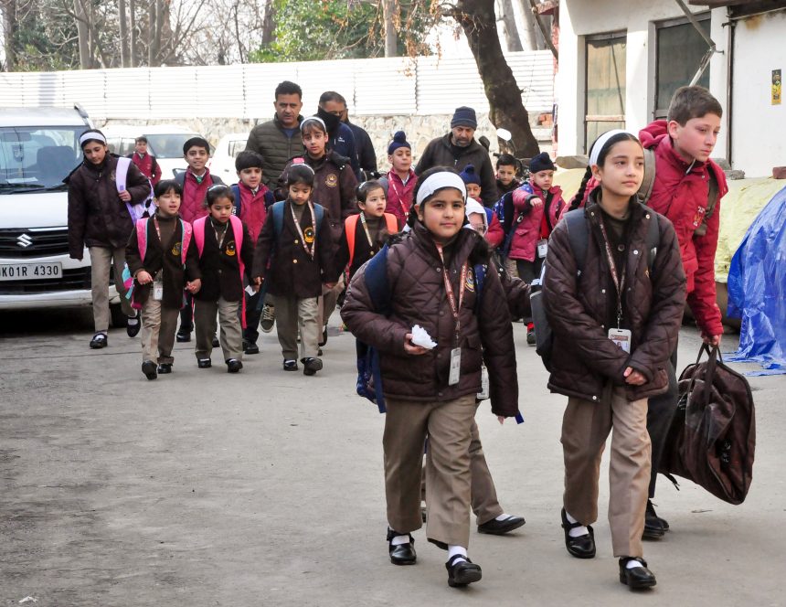 Schools to reopen tomorrow across Kashmir except border areas