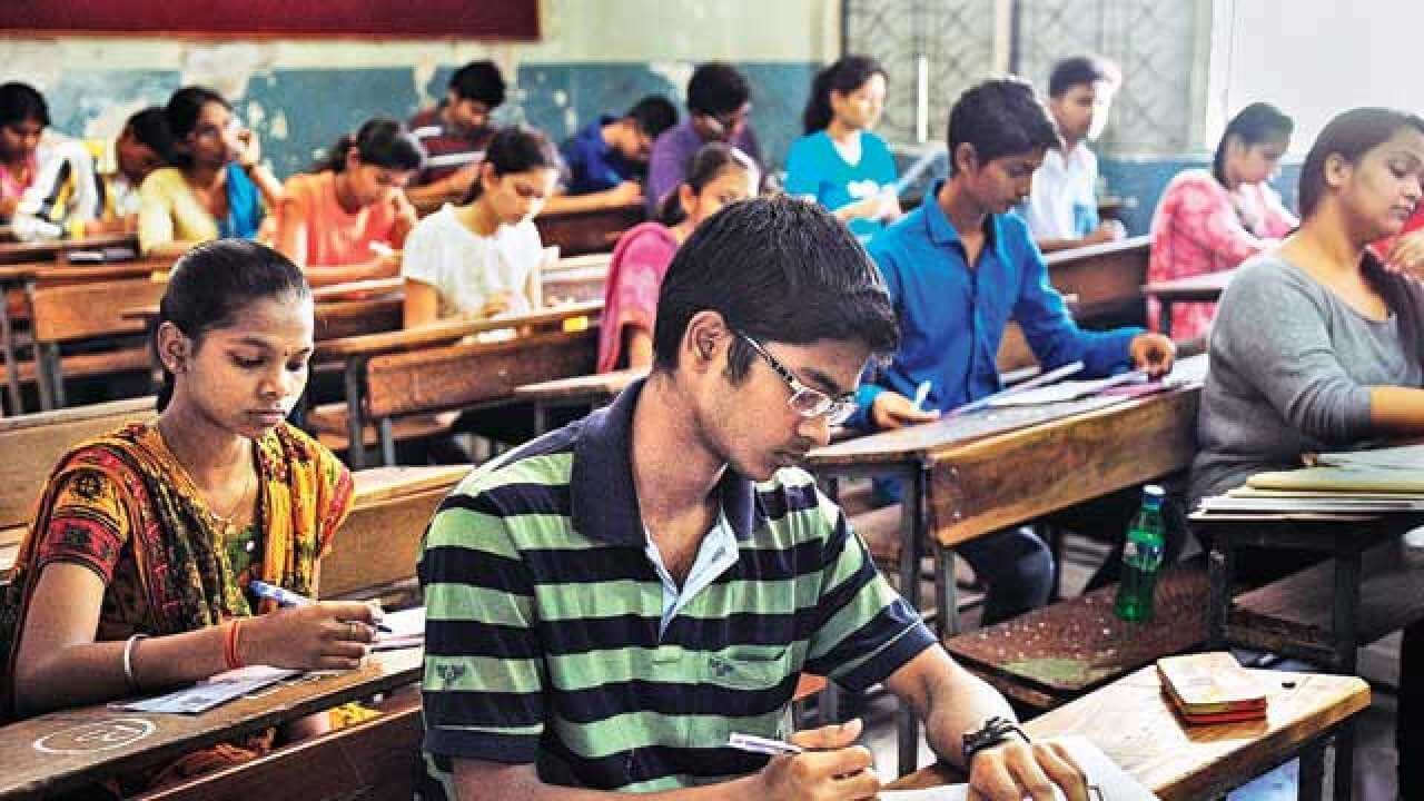 gujaratgovernmentdecidestocancelalluniversityexamsduetosurgeincovid19cases