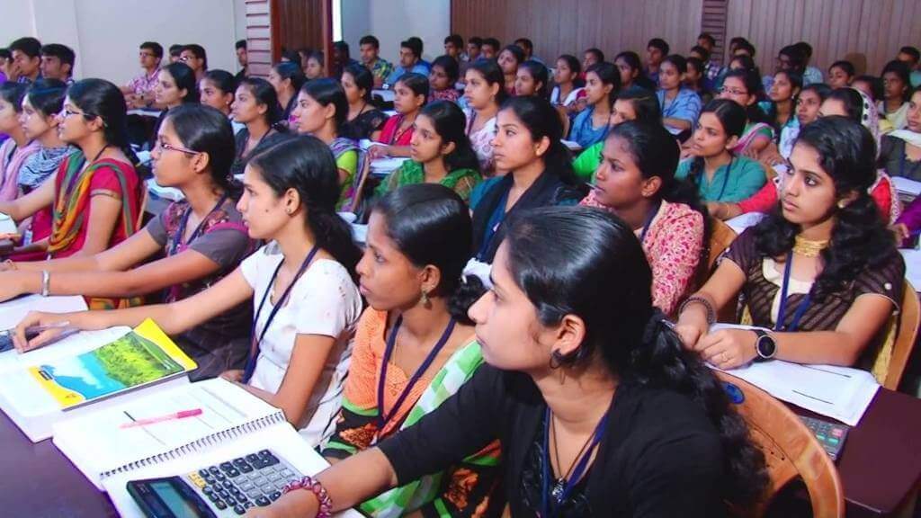 AP launches free JEE, NEET coaching for 1 lakh government college students