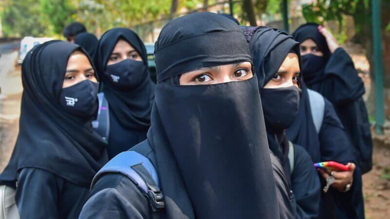 decisiononhijabbanwillbenefitallstudentssayskarnatakaeduminister