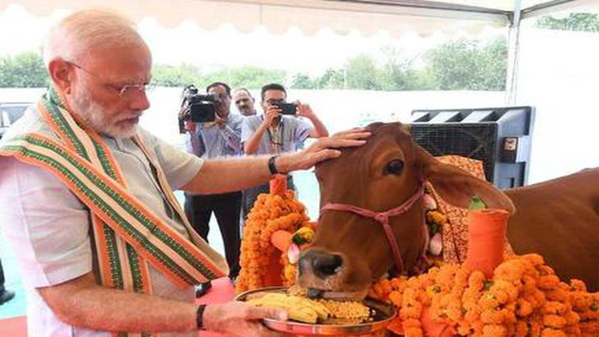 cabinetapprovesrevisedlivestockhealthprogrammetoboostanimalcarefarmerprosperity:pmmodi