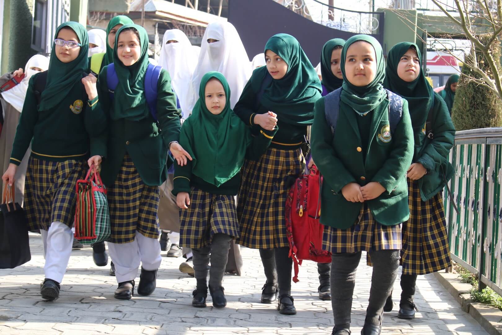 kashmirgovtintendingtoreopenschoolsfrommidjune