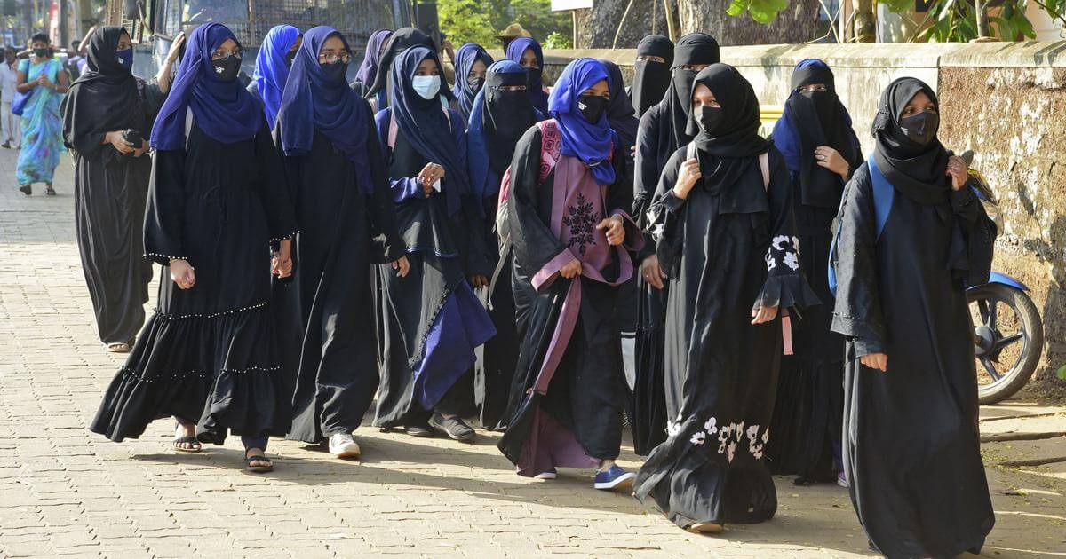 hijabrow:58studentsfromkarnatakasshivamoggadistrictweresuspendedforwearinghijab