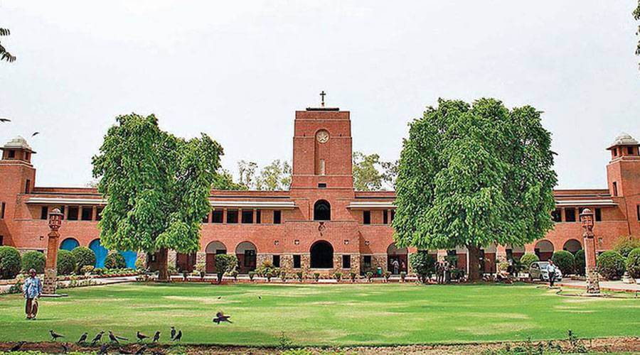 Delhi University announces to conduct practical exams, viva voce for UG courses in offline mode