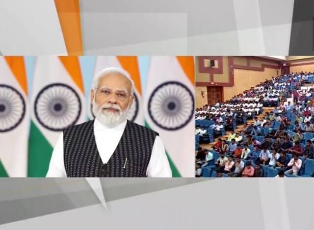 rozgarmela:pmnarendramodidistributes70000appointmentletterstoyouth