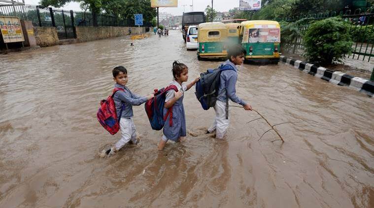 tamilnaduschoolsclosedinseveraldistrictsduetoheavyrain