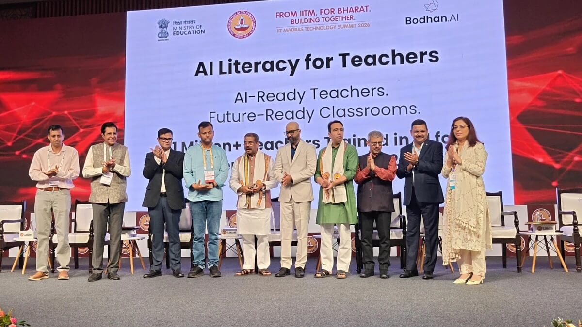 indialaunchesworldslargestailiteracydrivetotrain1millionteachersby2027