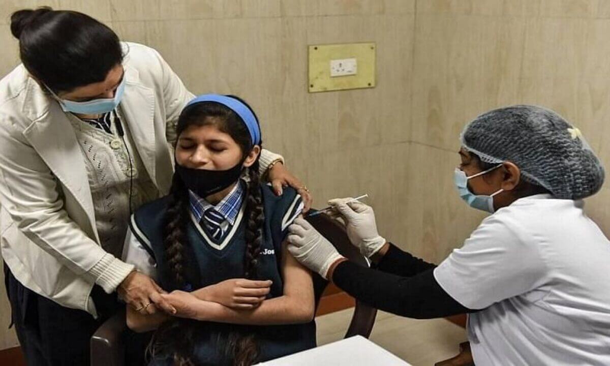 schoolsmustuploaddailystatusofvaccinatedstudentsongoogletracker:delhigovt