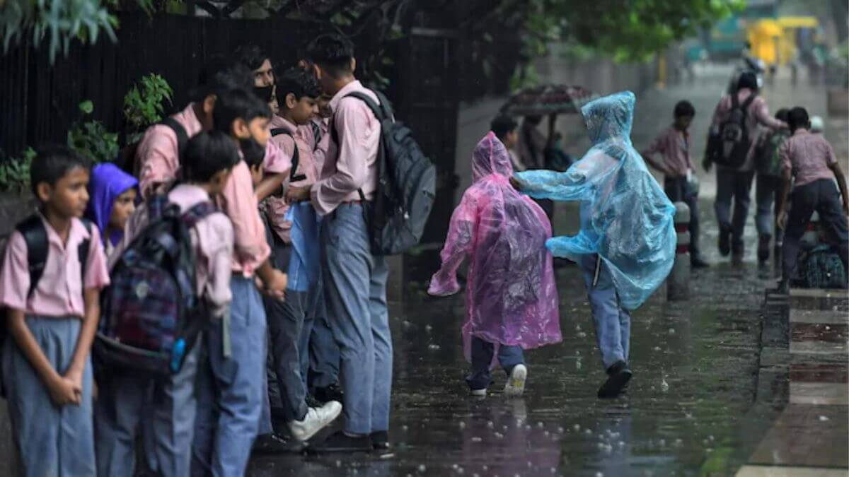 schoolsinkeralakarnatakagoatoremainclosedduetoheavyrains