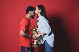 anushkasharmacelebratesviratkohlisdreamiplmomentwithaforeheadkiss