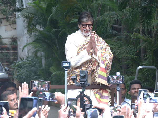 Amitabh Bachchan turns 84, fans arrive with posters, songs and birthday jalsa